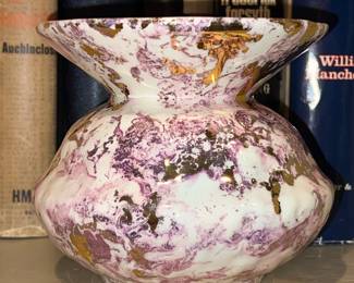 Wide-bodied ceramic decorative vase