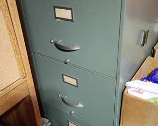 Vintage 4 drawer metal file cabinet