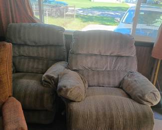 Lazy boy Style Recliner
