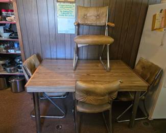 Table & 4 Chairs