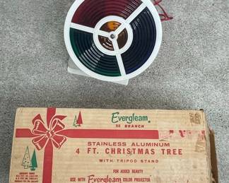 Evergleam Color Wheel Projector and 4ft Aluminum PomPom Christmas Tree