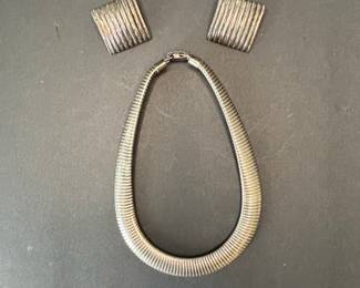 Vintage Silver-Tone Ribbed Collar Necklace and Square Earring Set