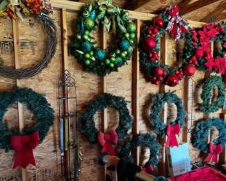 Tons of wreaths plate rack