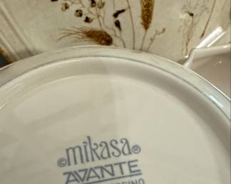 Mikasa Avante Torino Pattern Dinnerware Set