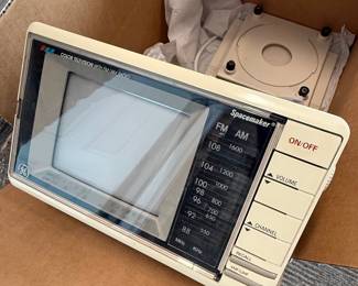 GE Spacemaker 7-7660A Under-Cabinet TV/Radio