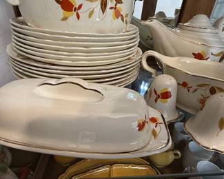 Hall Superior Quality Autumn Leaf Dinnerware Set