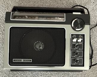 General Electric Model 7-2880B AM/FM Radio