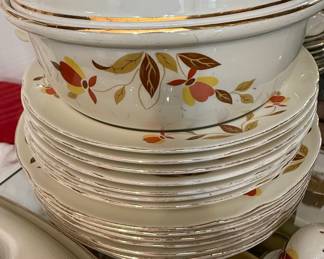 Hall Superior Quality Autumn Leaf Dinnerware Set
