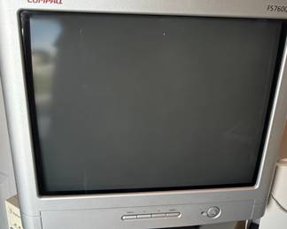 Compaq FS7600 CRT Computer Monitor