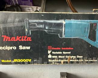 Makita JR3000V Reciprocating Saw in Case