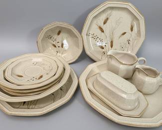 Mikasa Avante Torino Pattern Dinnerware Set