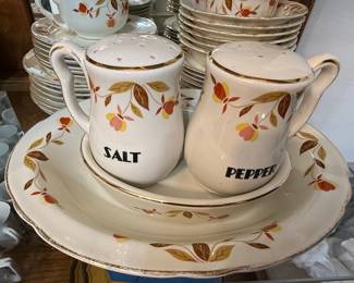 Hall Autumn Leaf Jewel Tea 35 Piece Dinnerware Set