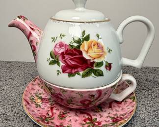 Royal Albert Old Country Roses Tea For One