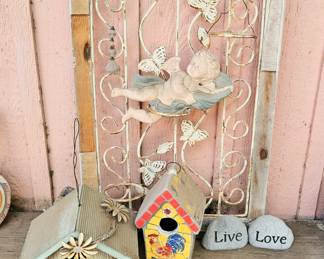 Lot 77 Bird houses yard decor