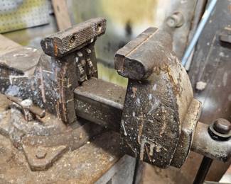 Lot 55 Vise