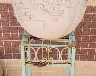 Lot 86 Pottery plant stand