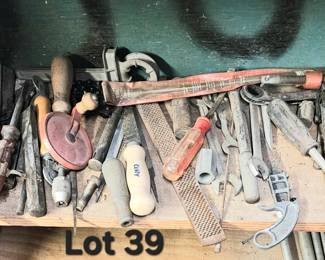 Lot 39 Contents of shelf