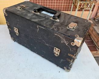 Lot 23 Toolbox with assorted tools detail