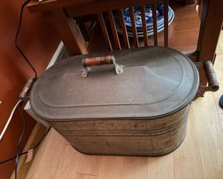 Vintage farmhouse primitive copper washtub