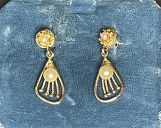 Vintage 14k Gold and Pearl Teardrop Dangle Earrings
