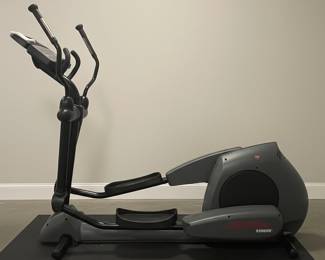 Life Fitness 9500HR Elliptical Cross-Trainer