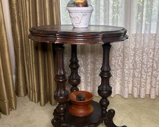 Victorian Style Pedestal Side Table