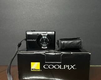 Nikon Coolpix S570 Digital Camera