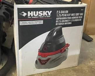 Husky 2.5 Gallon Wet/Dry Vacuum