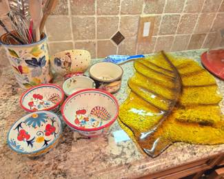 Italian ceramic rooster bowls, utensil crock, amber glass tray lot
