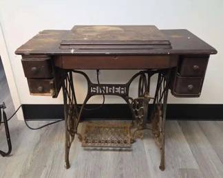 Vintage Singer Sewing Machine Table