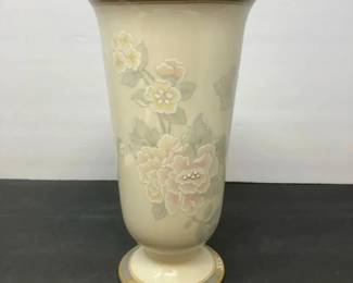 Vintage Lenox McKinley Presidential Collection Vase Ivory Porcelain Gold Trim