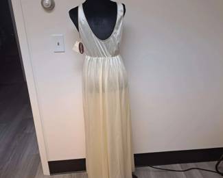 Lorraine Medium Size Slip And Robe