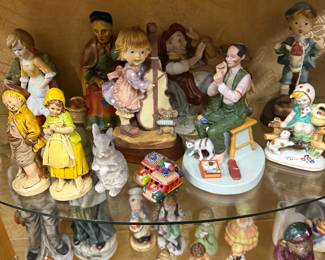 Figurines