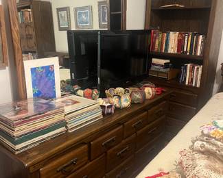 Albums, dresser