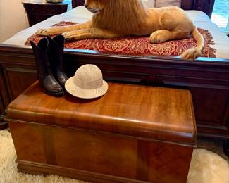 Broyhill Furniture 