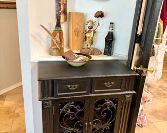 Wine cabinet