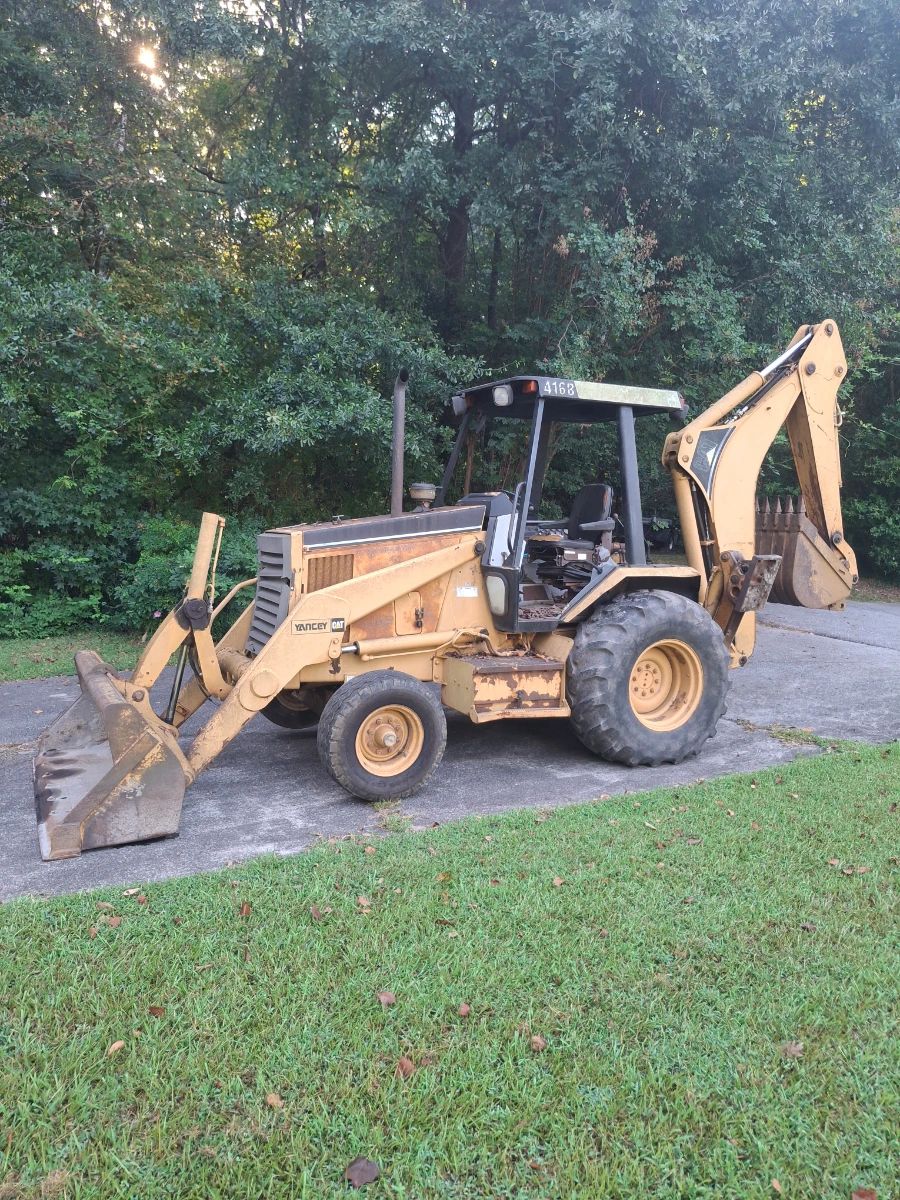 Catapillar 416B backhoe loader