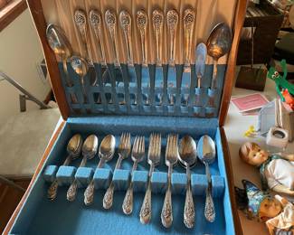Silverware sets (3)
