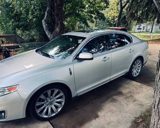 AVAILABLE FOR PRE-SALE Photo 1 of 3 - 2011 Lincoln MKS