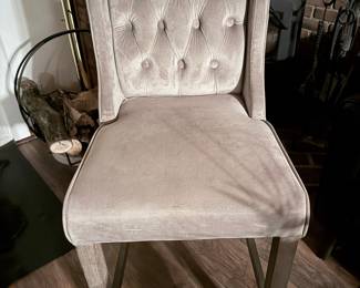 Tufted Wingback Upholstered Bar Stool