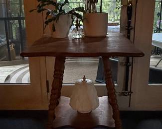 Antique Victorian Tiger Oak Spool-Turned Tiered Parlor Stand