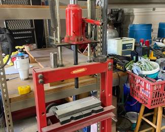 Super Sized Hoist