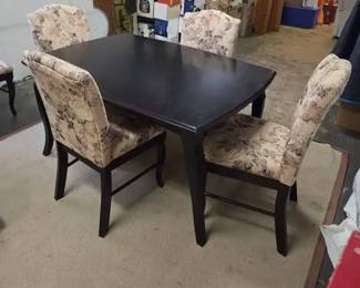 Dinning Room Table W6 Chairs