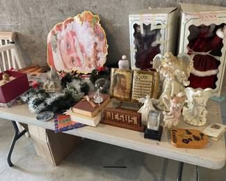 Seasonal and religious decor