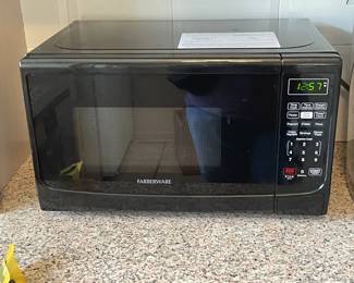 microwave- gently used with box 