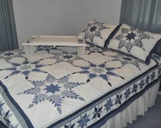 Beautiful Quilt with Pillow Shams 