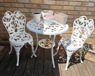 Outdoor Decor & Furniture