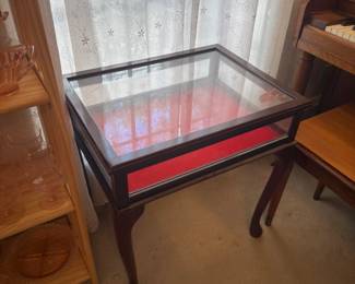Queen Anne style vitrine table (top lifts up to display things inside)