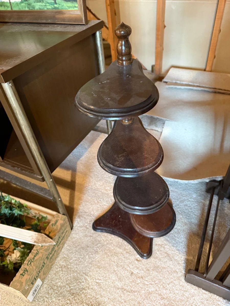 4-TIER PLANT STAND