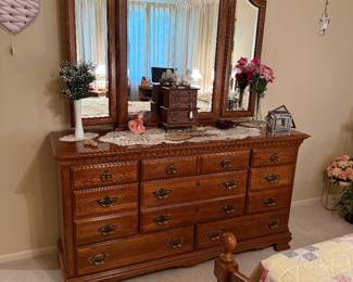 KINCAID DRESSER